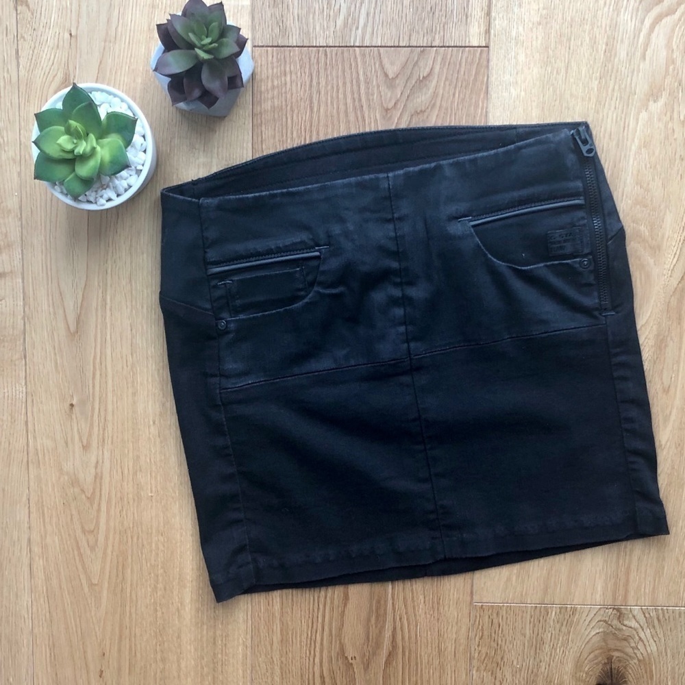 Black mini skirt by G-Star size 28